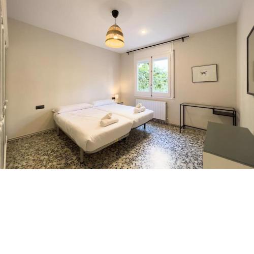 3-bedroom apartment for rent close Sagrada Familia