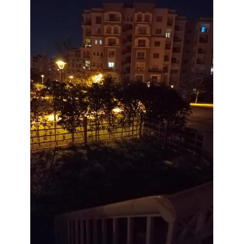 شقة فندقية ارضي بحديقة بمدينتي