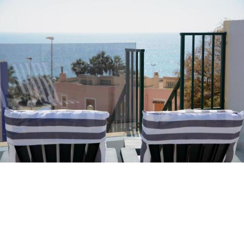 Apartamento al Mar con Vistas sin Restricciones y Piscina