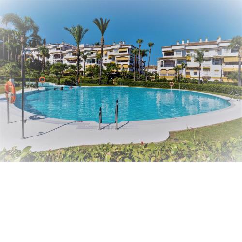 APARTAMENTO MILLA DE ORO- HACIENDA NAGUELES 4D