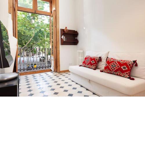 CENTRAL PRIVATE STUDIO Arc de Triompf WFH/Wifi