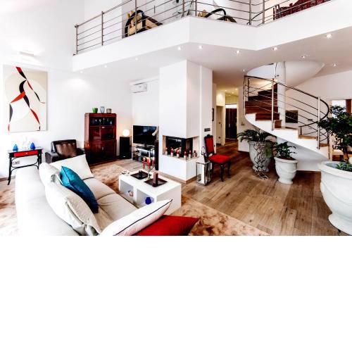 Central Stylish Apartments