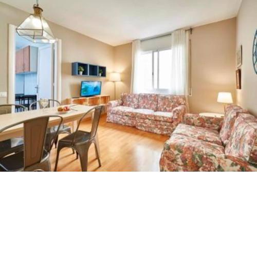 Confy 4 bedrooms flat in Eixample