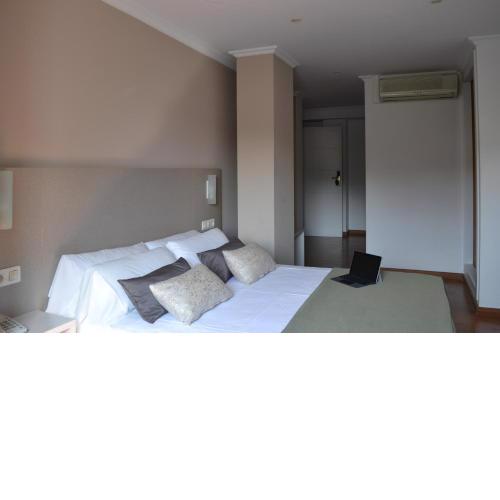 Duerming Villa De Sarria Hotel