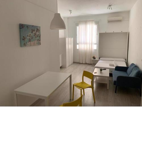 Estupendo estudio al lado de plaza la Merced