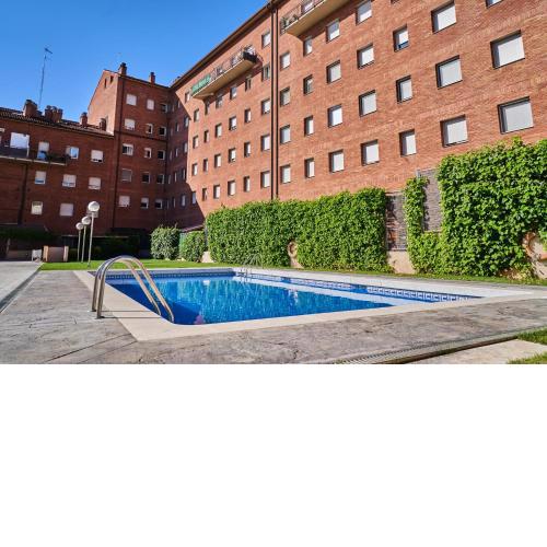 Family Apartment with Parking and Pool