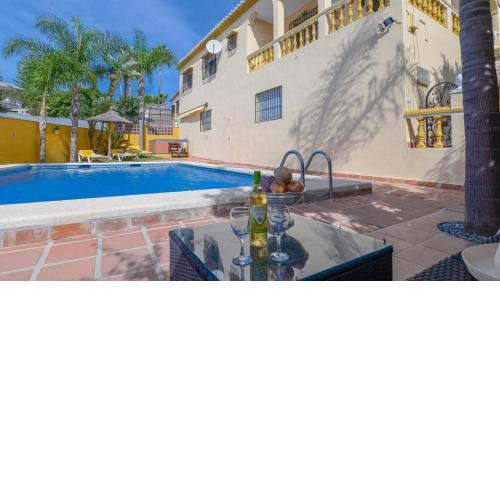Las Palomas I Nerja by Ruralidays