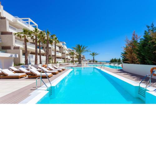 Luxurious 3 bedroom apartment in Jardinana Azalea in La Cala de Mijas
