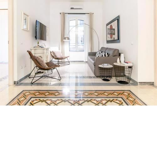 Modern Comfort, Poetic Charm