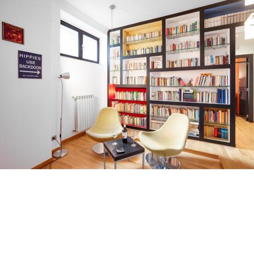 *Movies & Books* Stylish House with jacuzzi