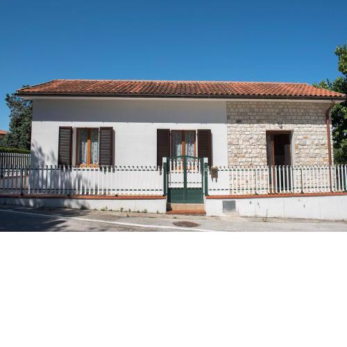 N192 - Numana, nuova villetta con portico