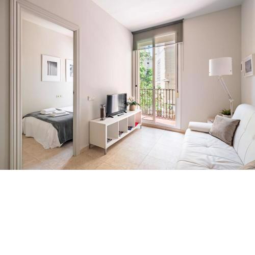 Newly renovated apartment in Plaza España! 035