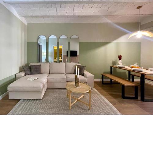 Plaza Catalunya Recently renovated 5BD-4BTH