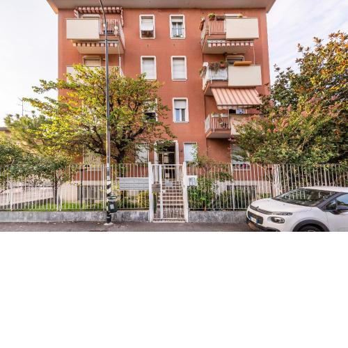 Precotto Comfortable Flat with Balcony