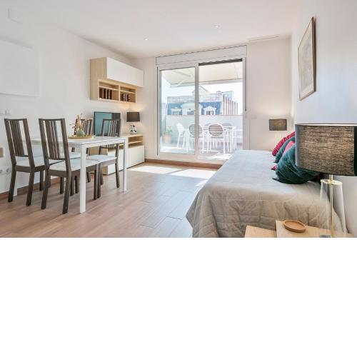Romantic Apartment with Terrace (52) HUTB: 004806
