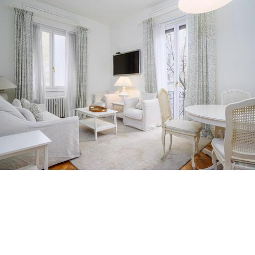 Sant'Eufemia Charme Apartment