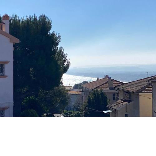Sirolo centro, 2 camere a letti piani, 1 posto auto