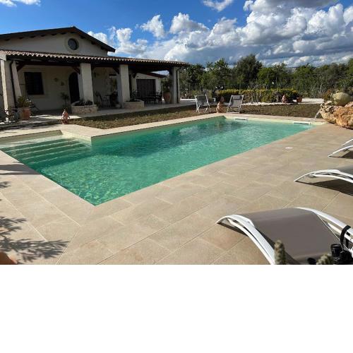 Villa Suq with pool, parking & wifi